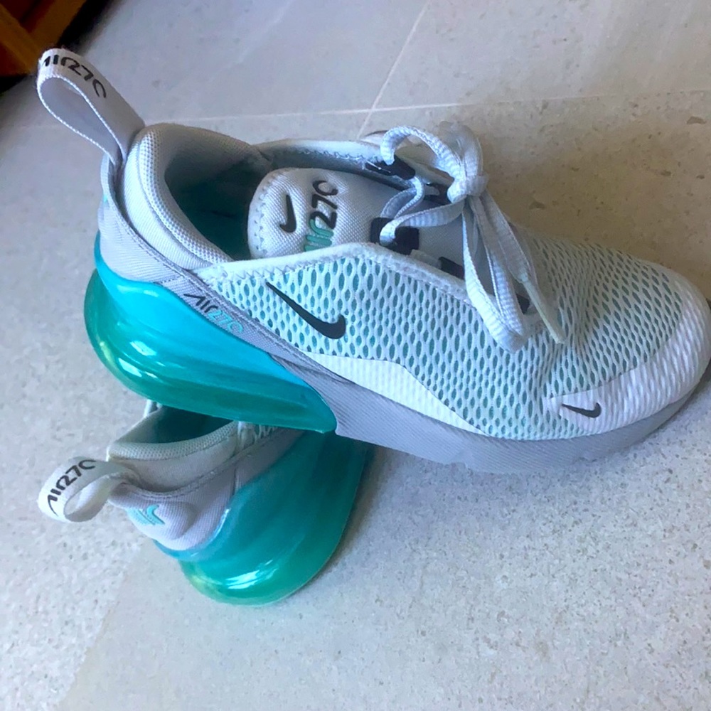 Girl Air max 270 sneakers